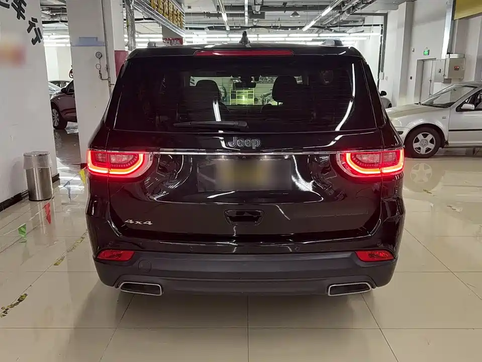 Jeep Grand Commander