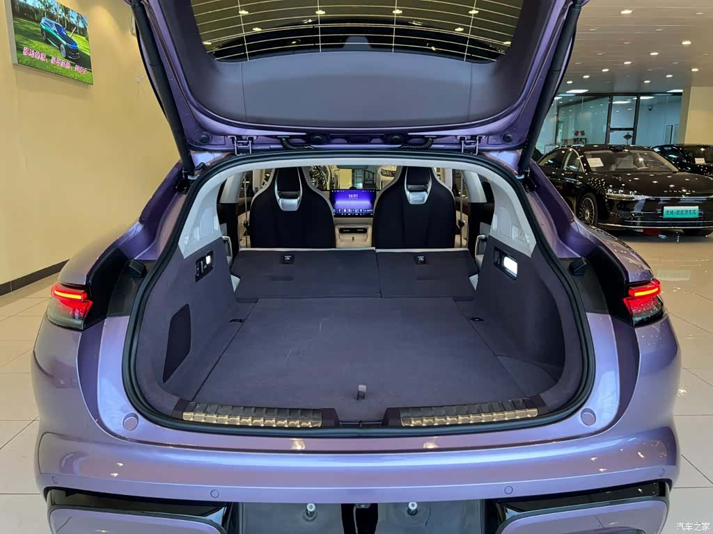 SAIC ShangJie Z7T, 2026 11