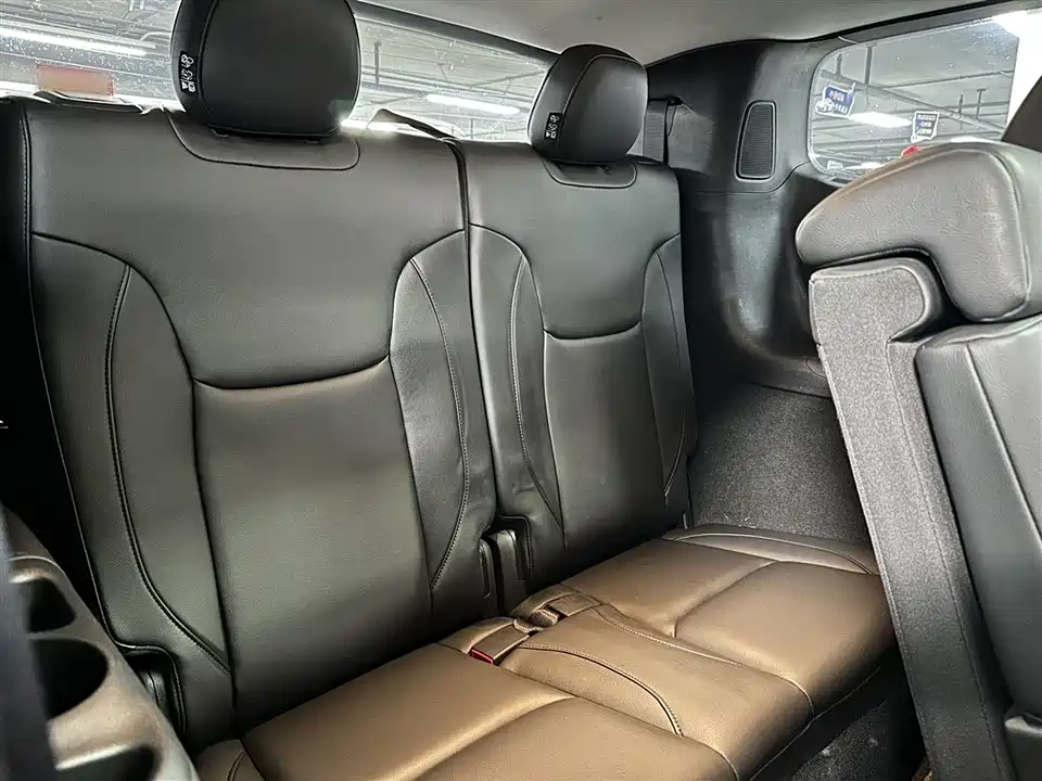 Jeep Grand Commander