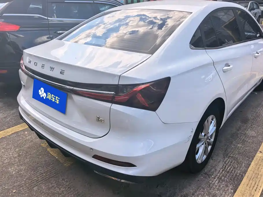 Roewe i5