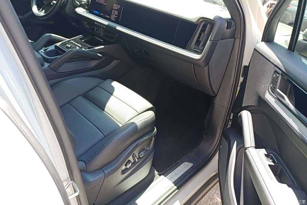 Porsche Cayenne, 2024 8