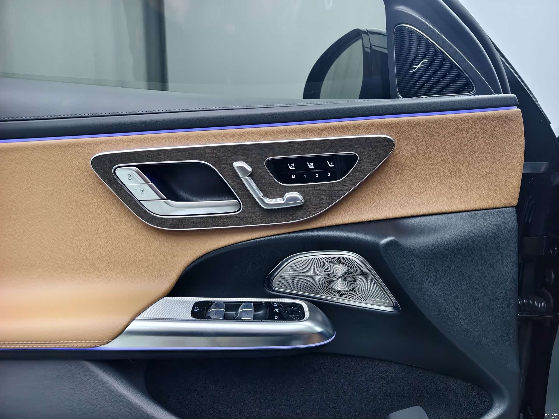 Mercedes-Benz E-Class, 2024 6