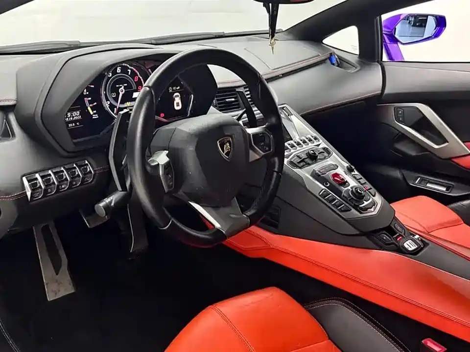 Lamborghini Aventador