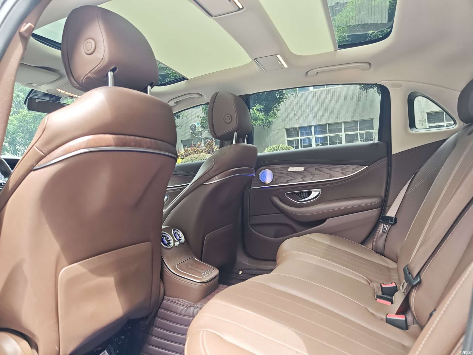 Mercedes-Benz E-Class, 2023 10
