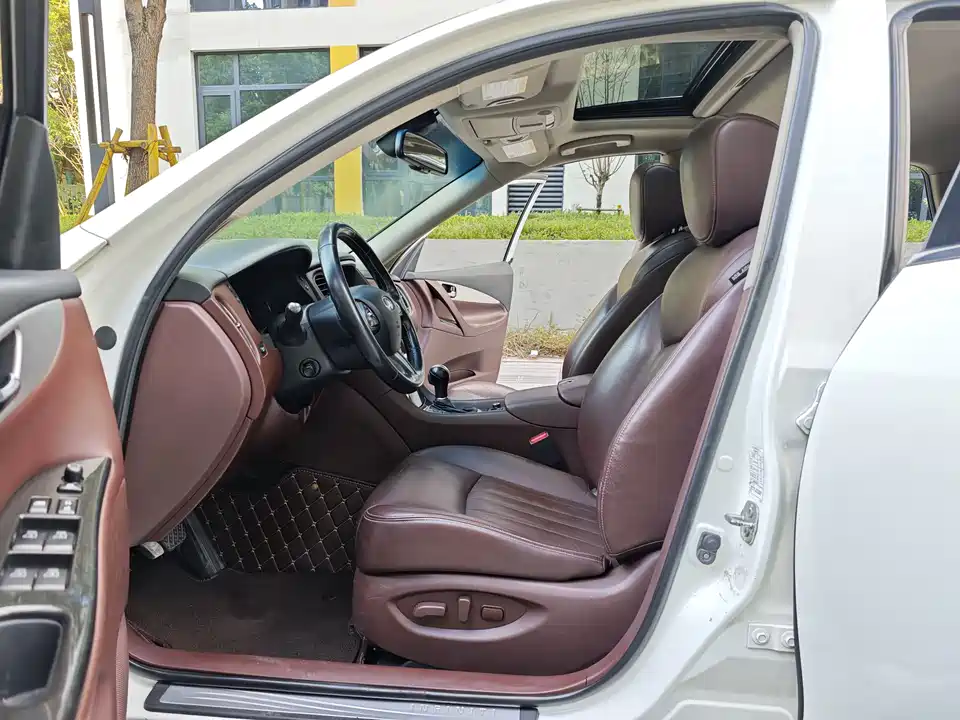 Infiniti QX50
