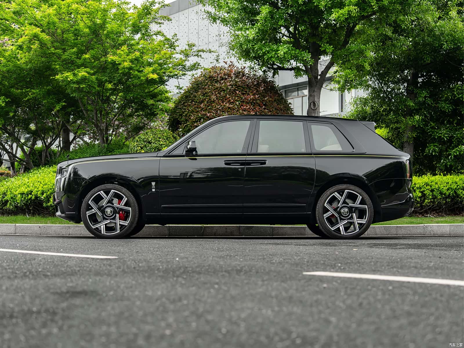 Rolls-Royce Cullinan, 2025 6