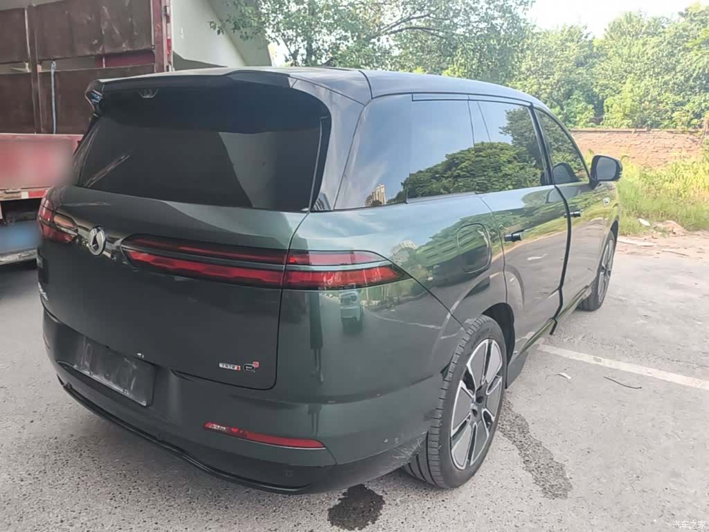 Denza N8, 2025 7