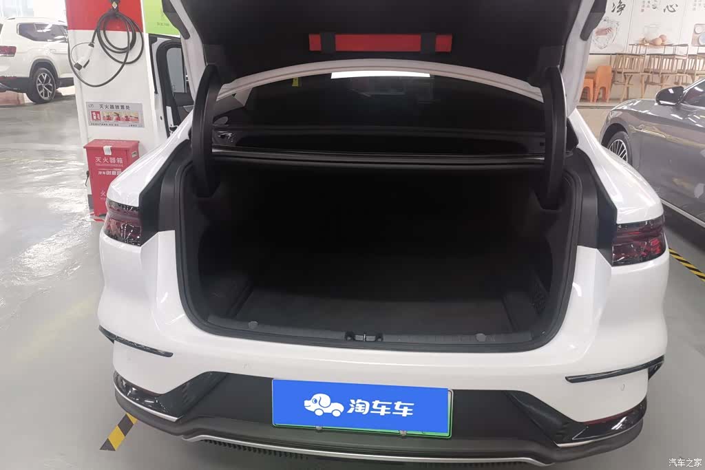 BYD Han, 2023 4