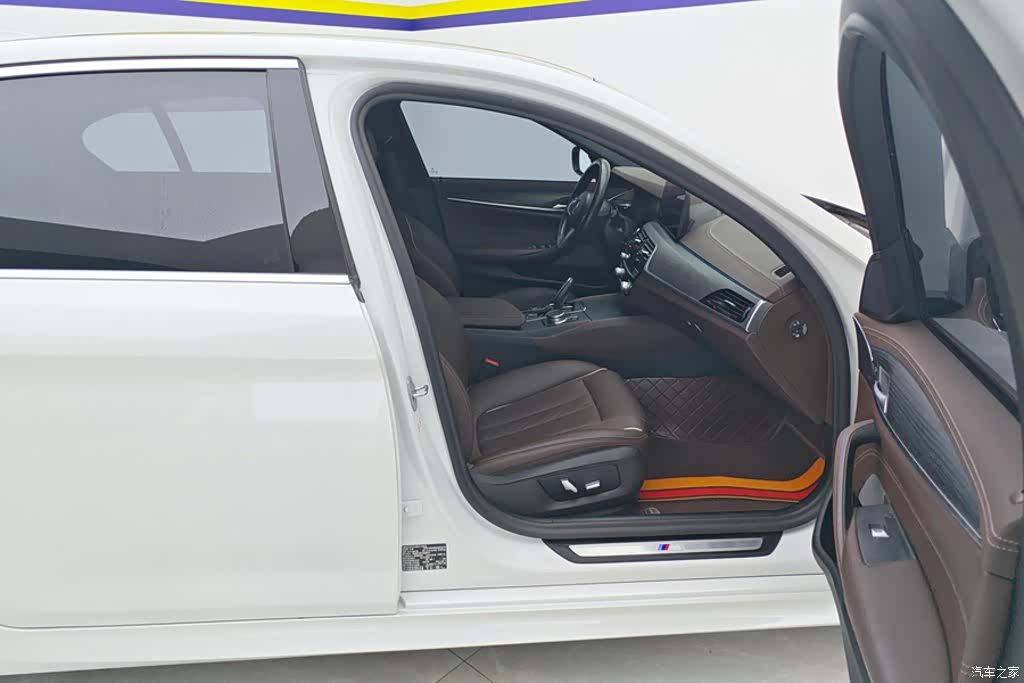 BMW 5 Series, 2021 8