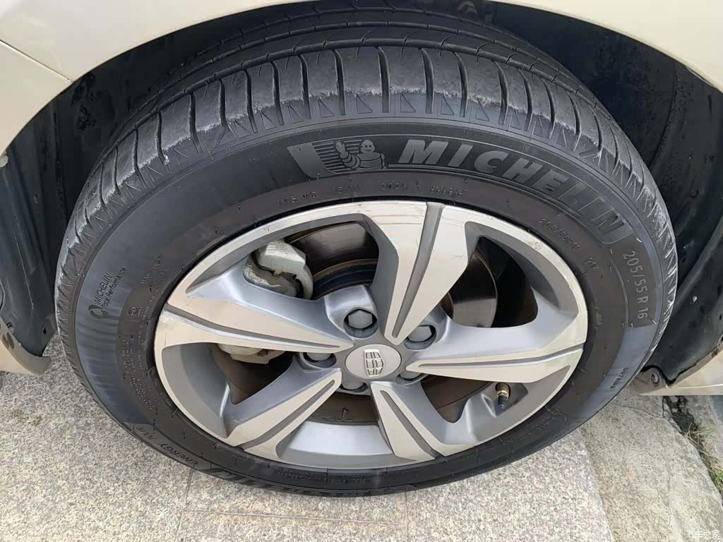Geely Emgrand, 2019 8