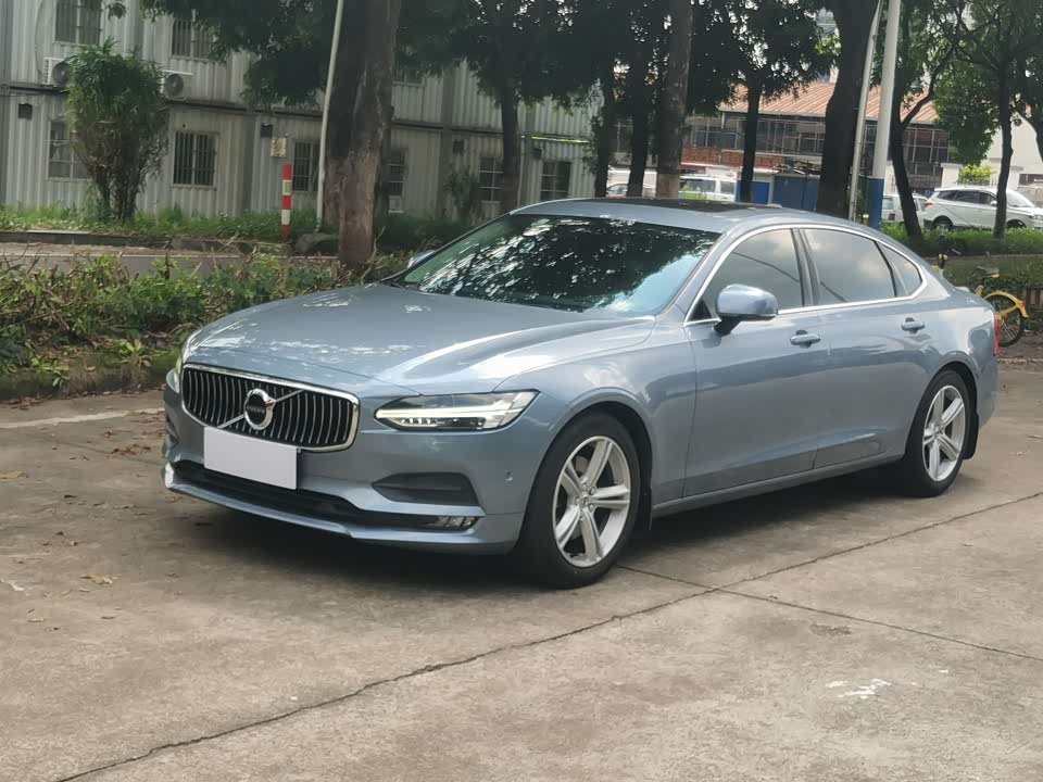 Volvo S90
