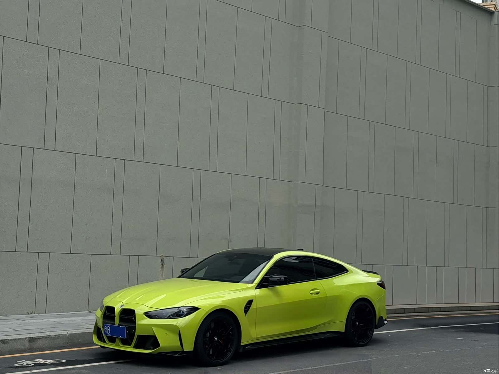 BMW M4, 2023 1