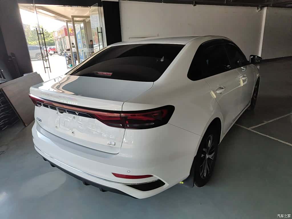 Geely Emgrand, 2025 7