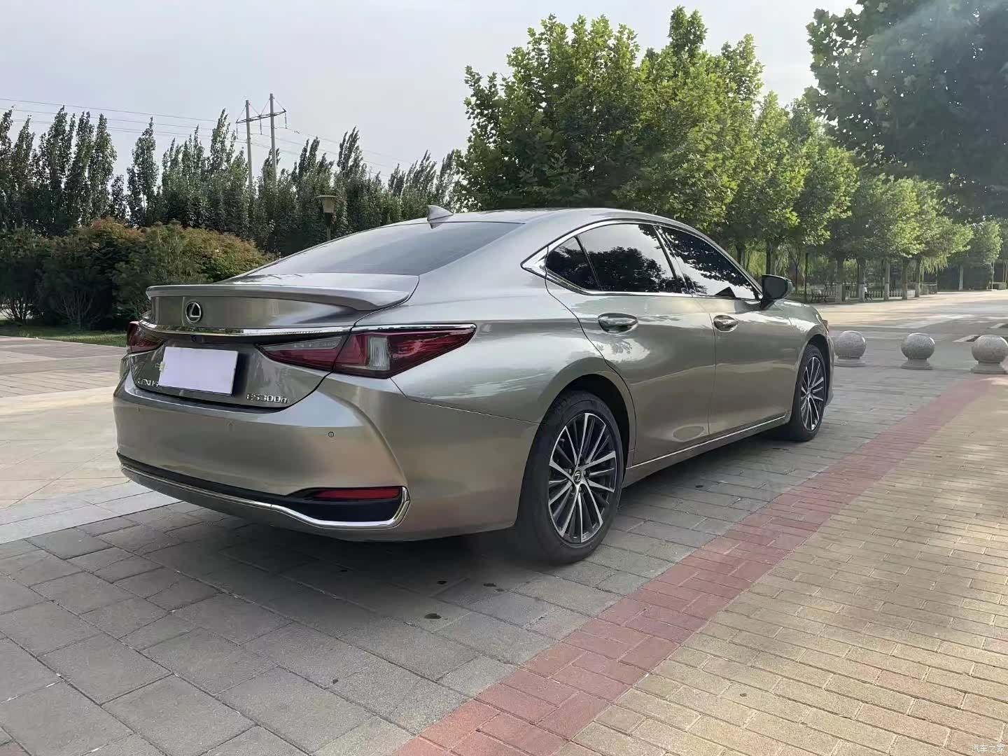 Lexus ES, 2023 9