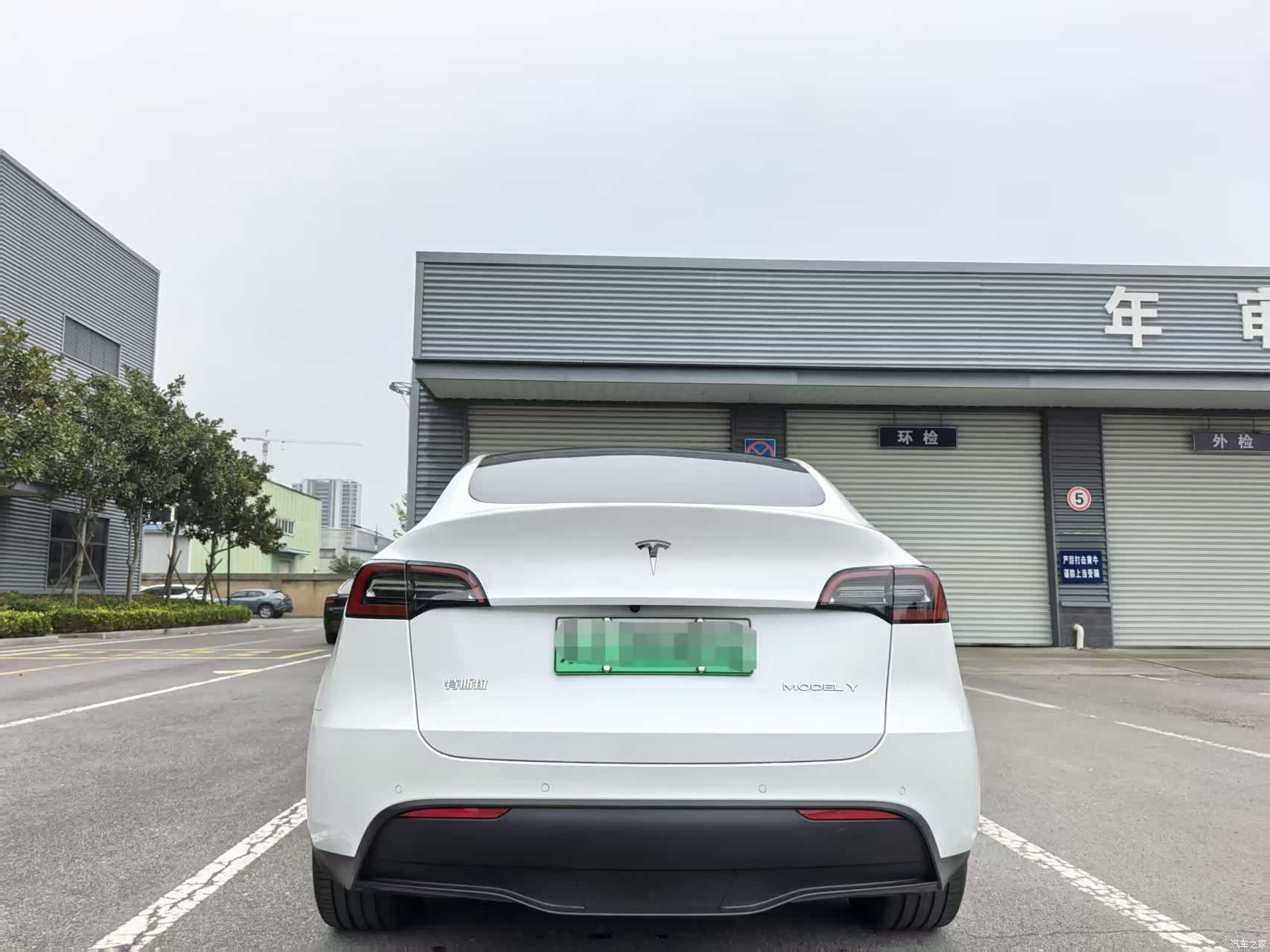 Tesla Model Y, 2022 4
