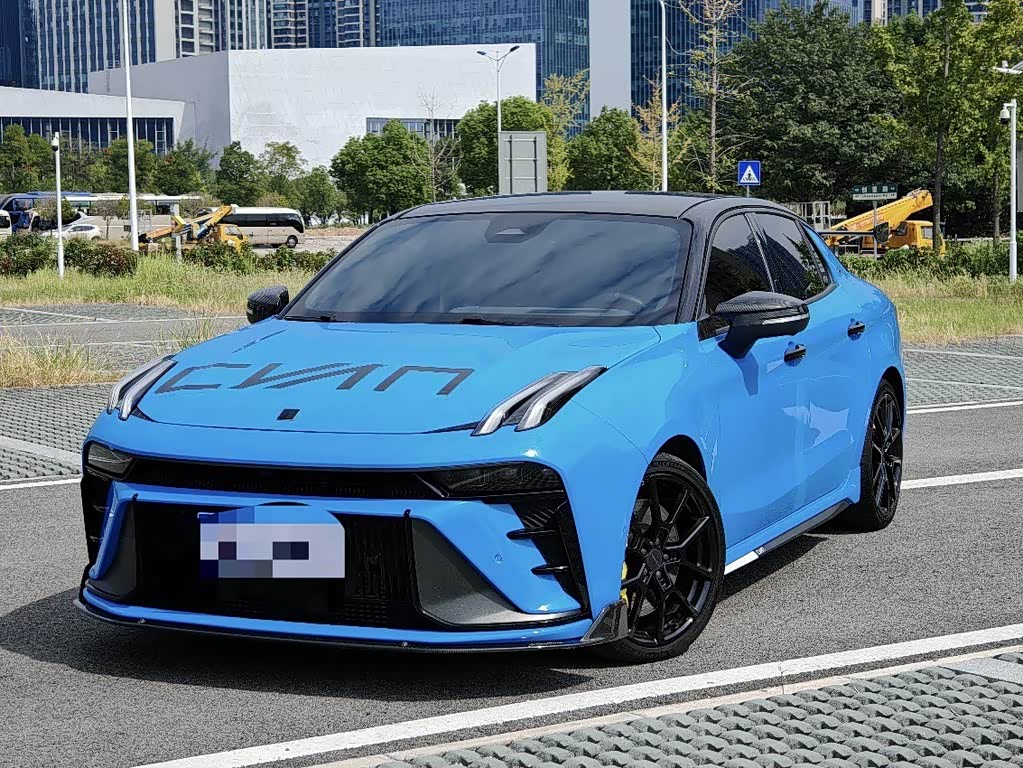 Lynk & Co 03