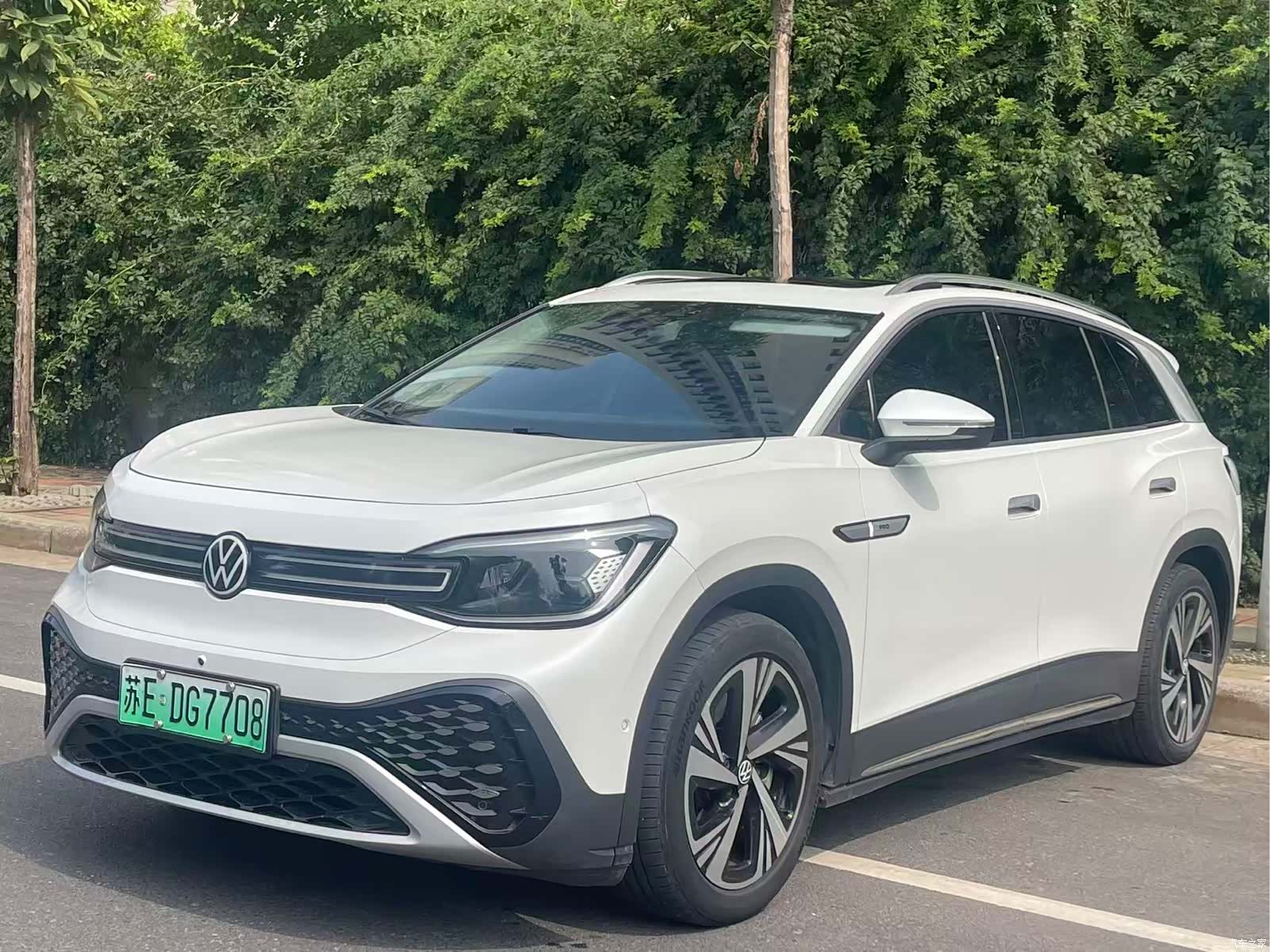 Volkswagen ID.6, 2022 3