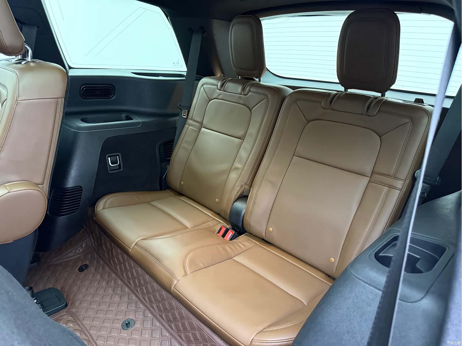 Lincoln Aviator, 2021 6