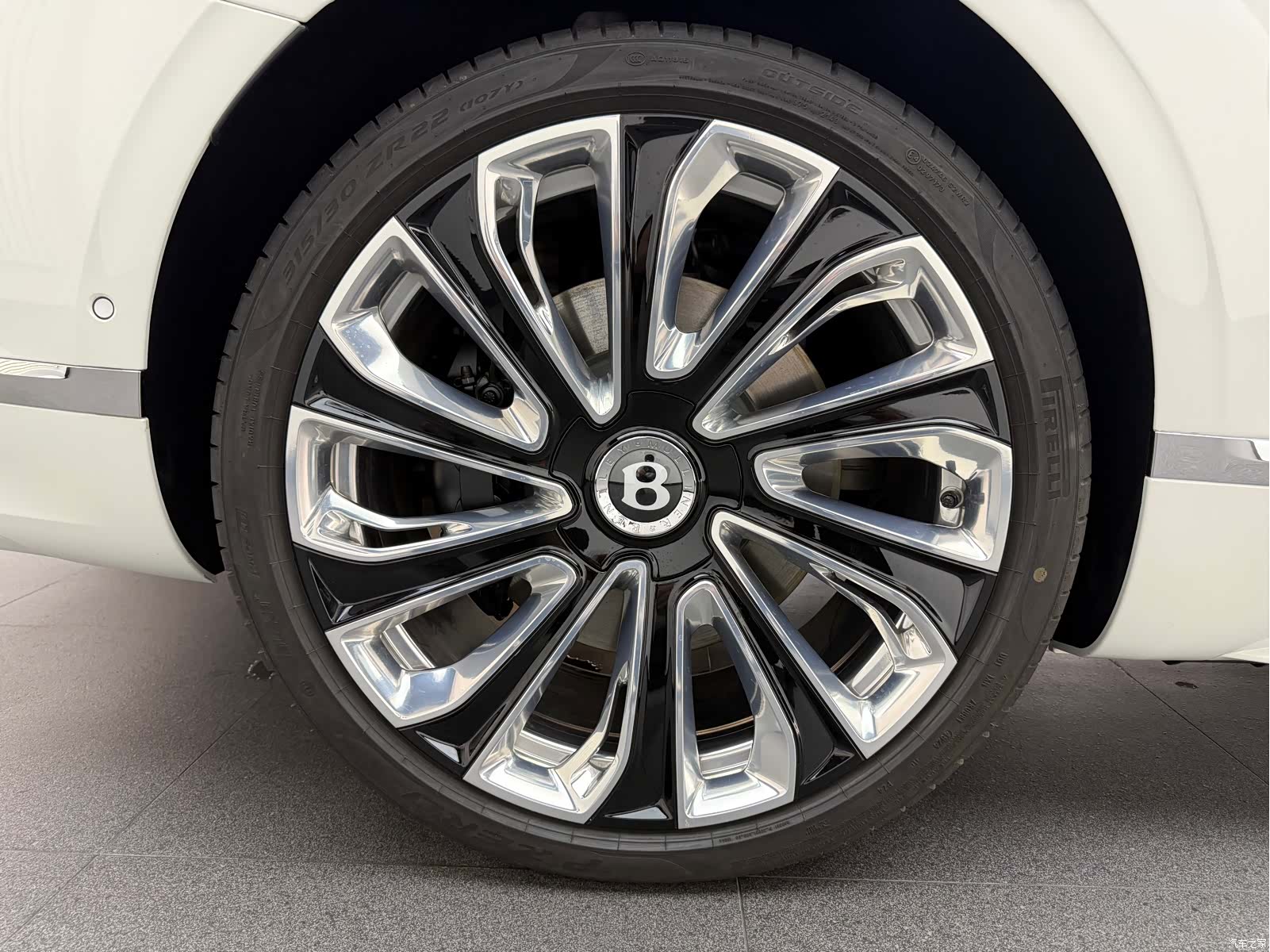 Bentley Continental GT, 2025 29