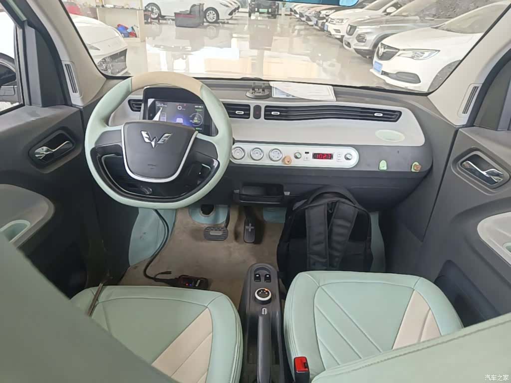 Wuling MINIEV, 2021 11