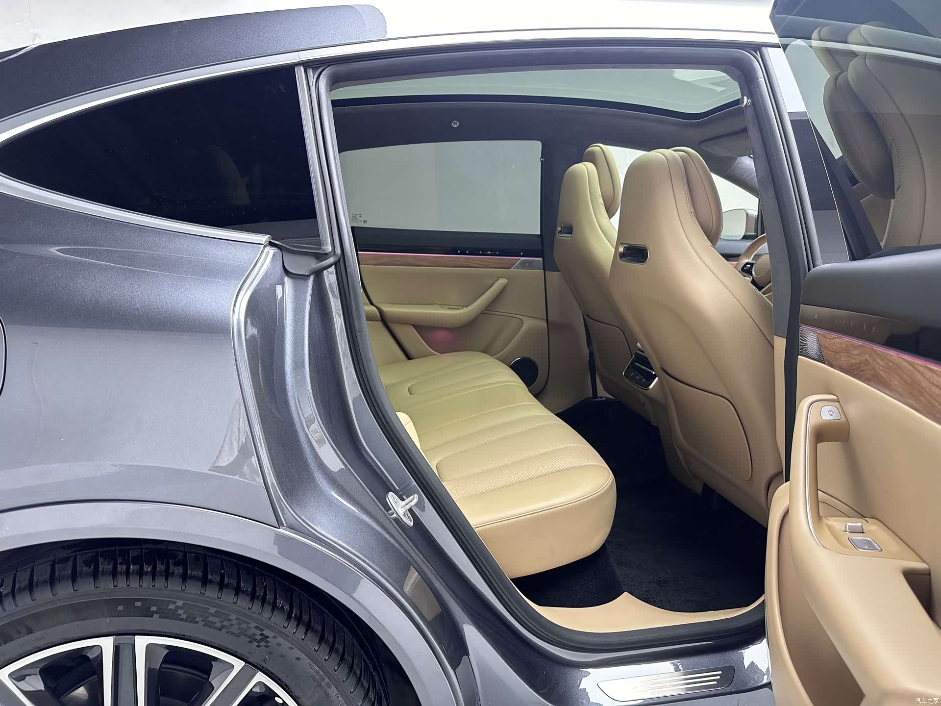 Luxeed R7, 2025 12