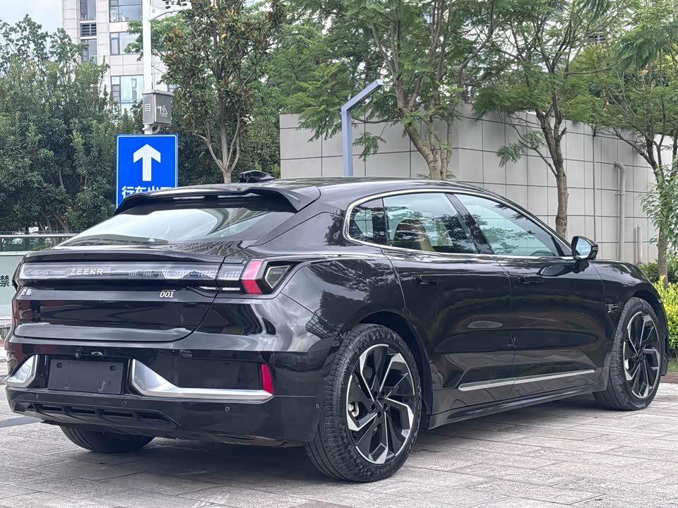 Zeekr 001