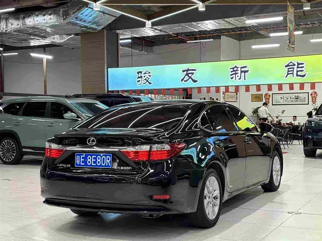 Lexus ES, 2015 7