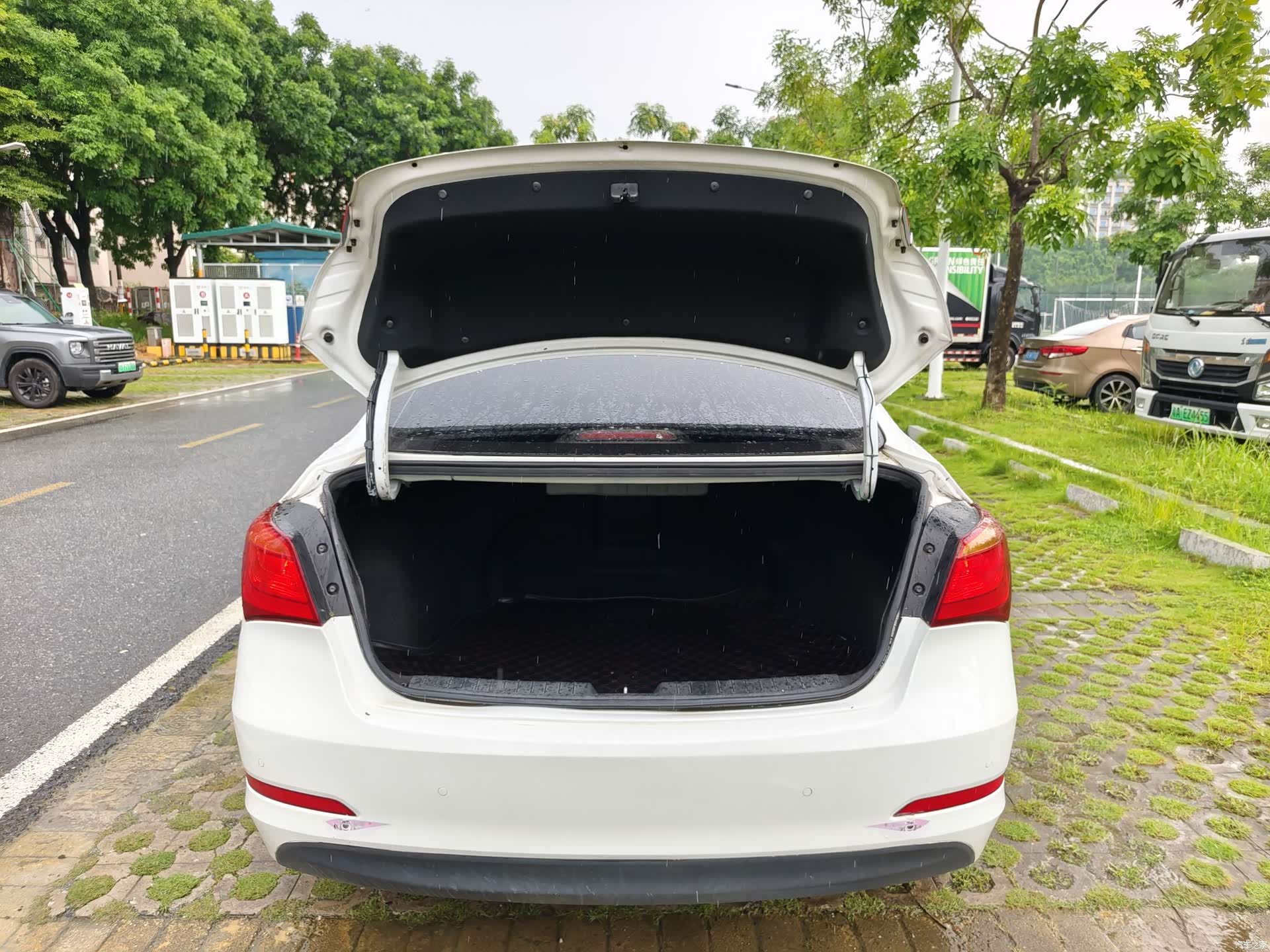 Hyundai GLS, 2014 18