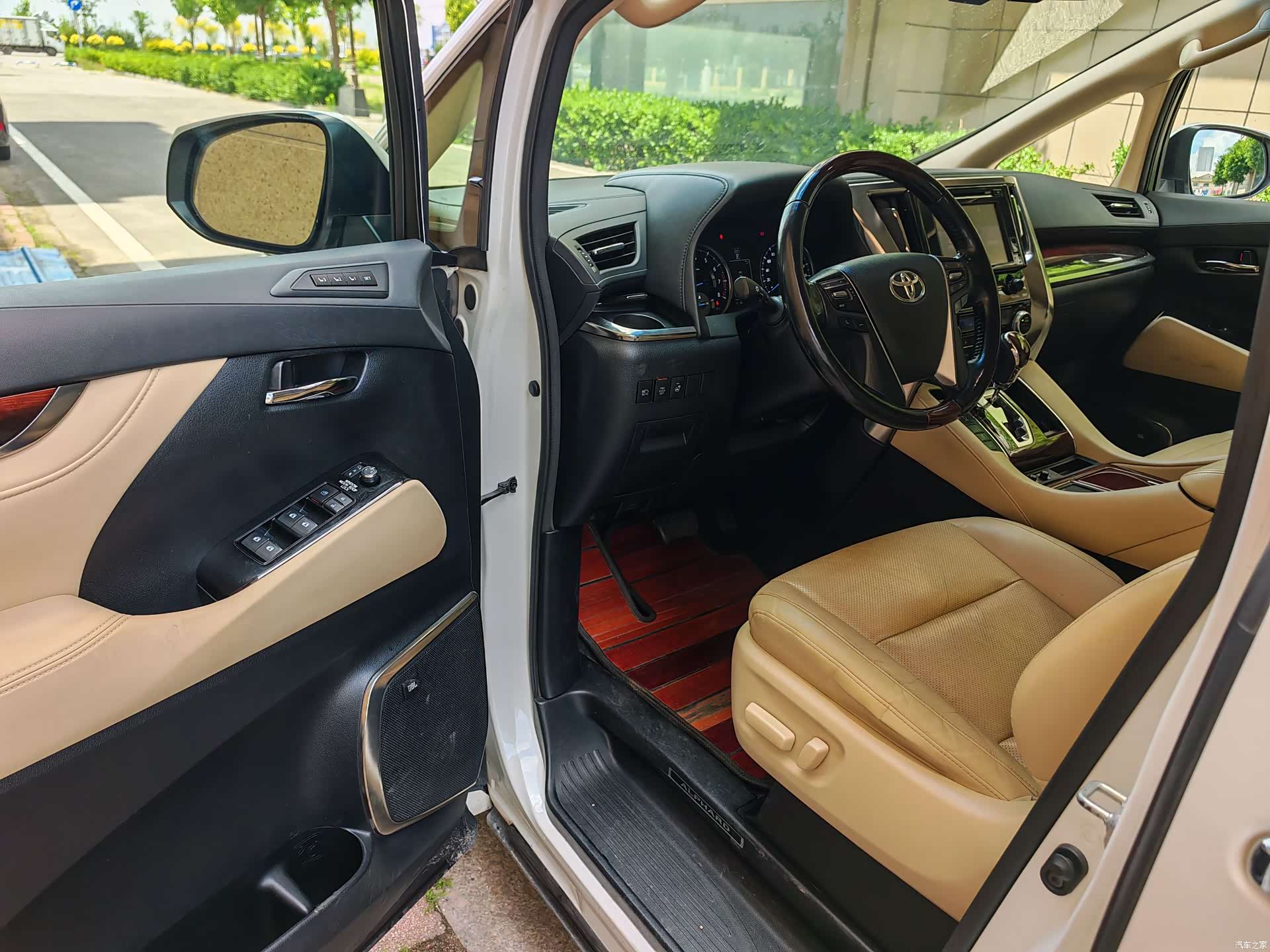 Toyota Alphard, 2016 7