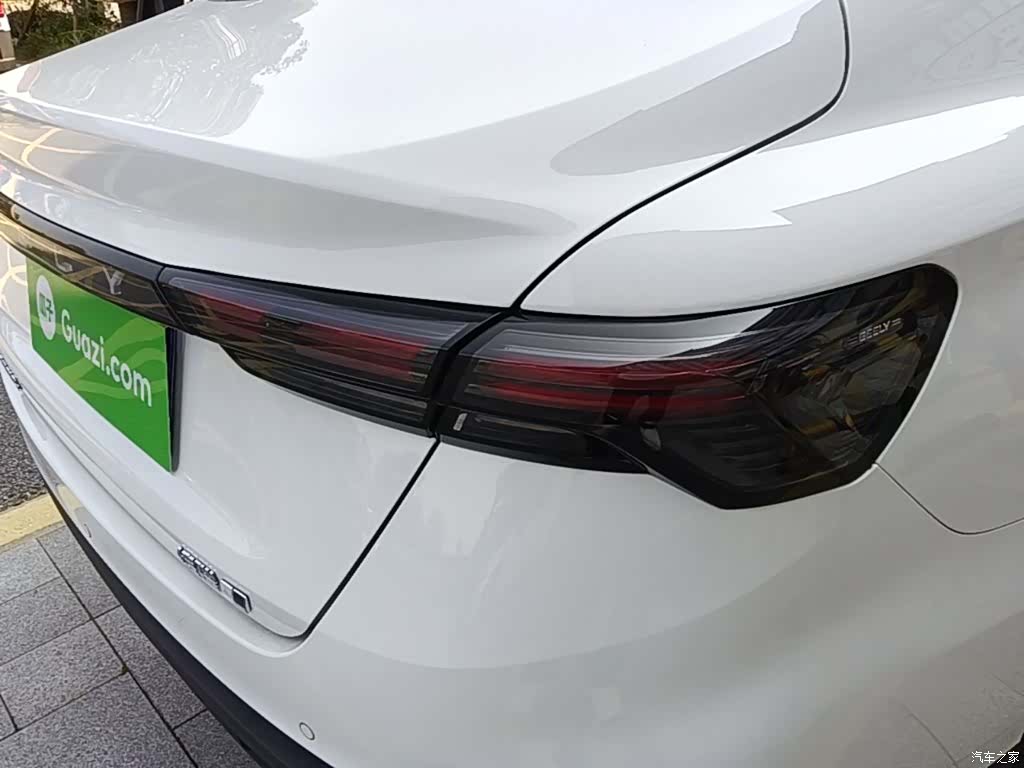 Geely Binray, 2025 8