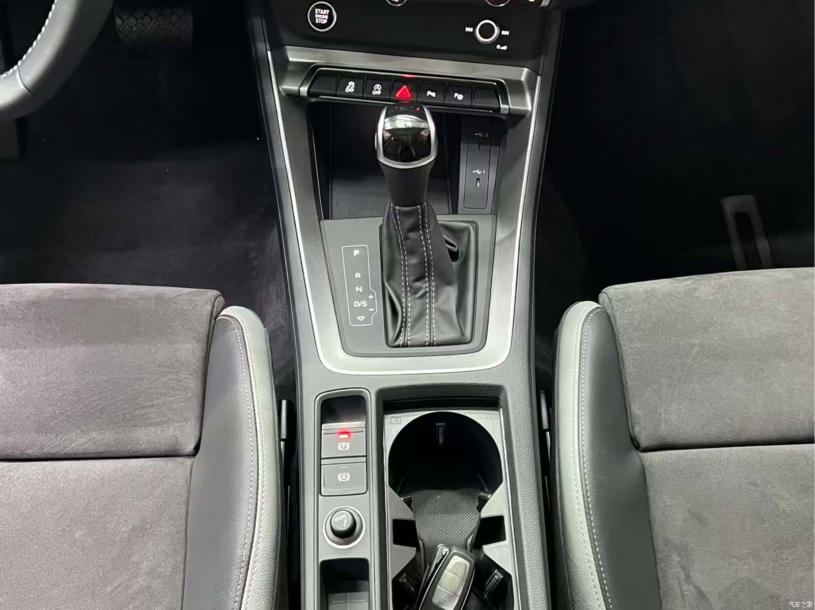 Audi Q3, 2022 12