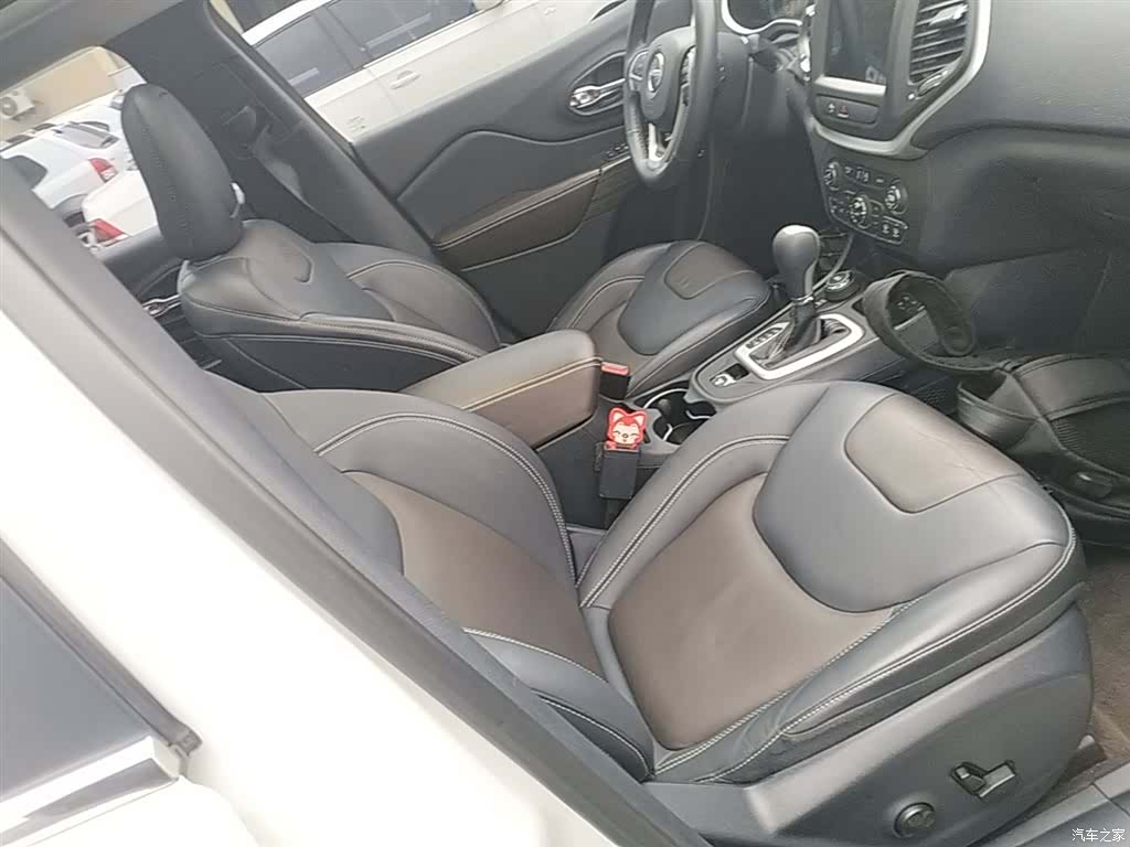 Jeep Cherokee, 2017 25