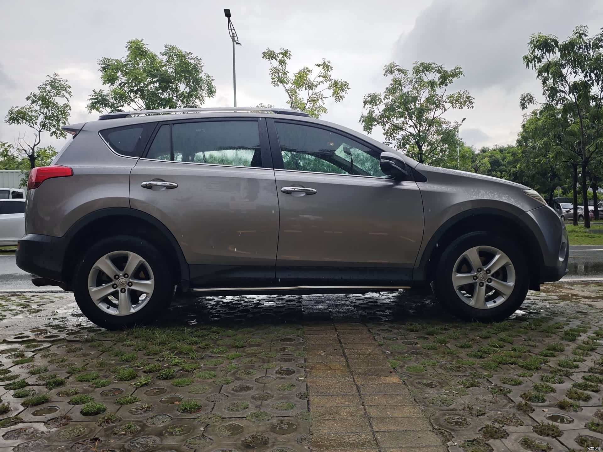 Toyota RAV4, 2013 7