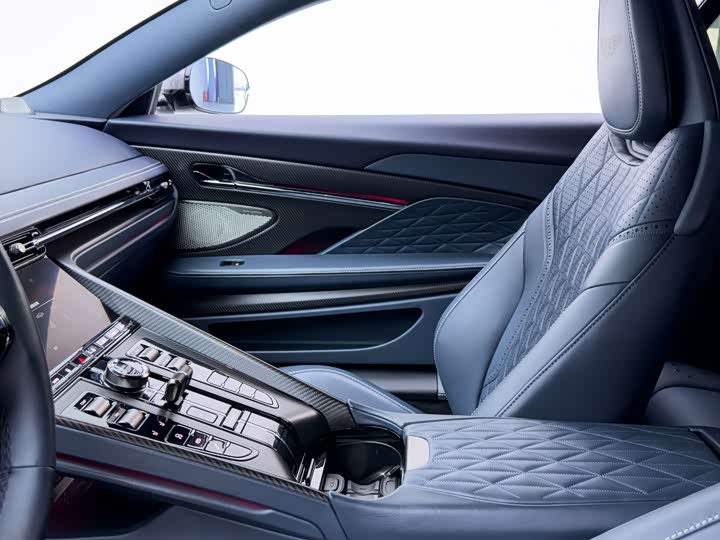 Aston Martin DB12 2025 4.0T V8 Coupe