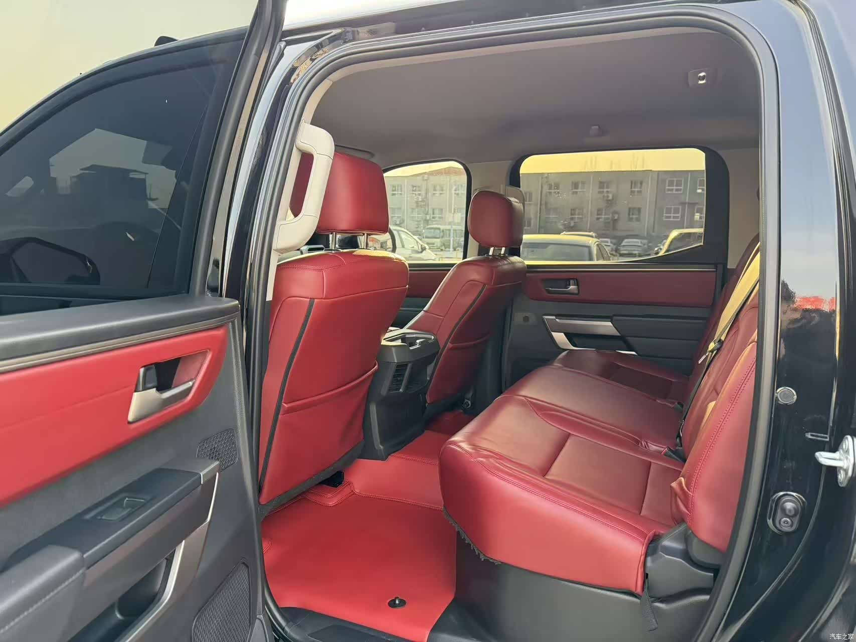 Toyota Tundra, 2023 все фото
