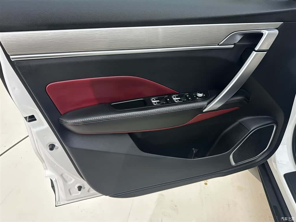 Geely Coolray, 2021 12