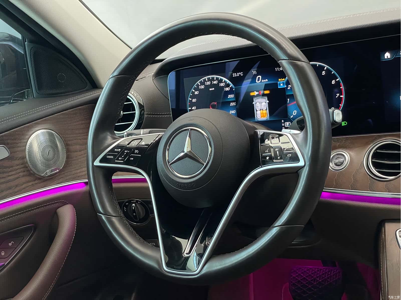 Mercedes-Benz E-Class, 2022 13
