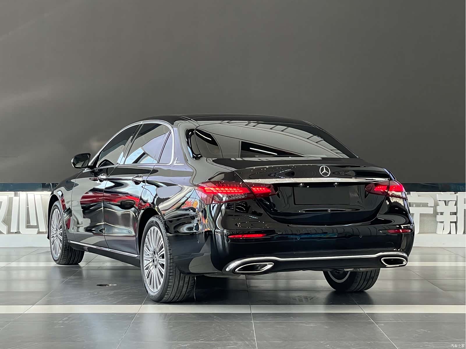 Mercedes-Benz E-Class, 2022 4