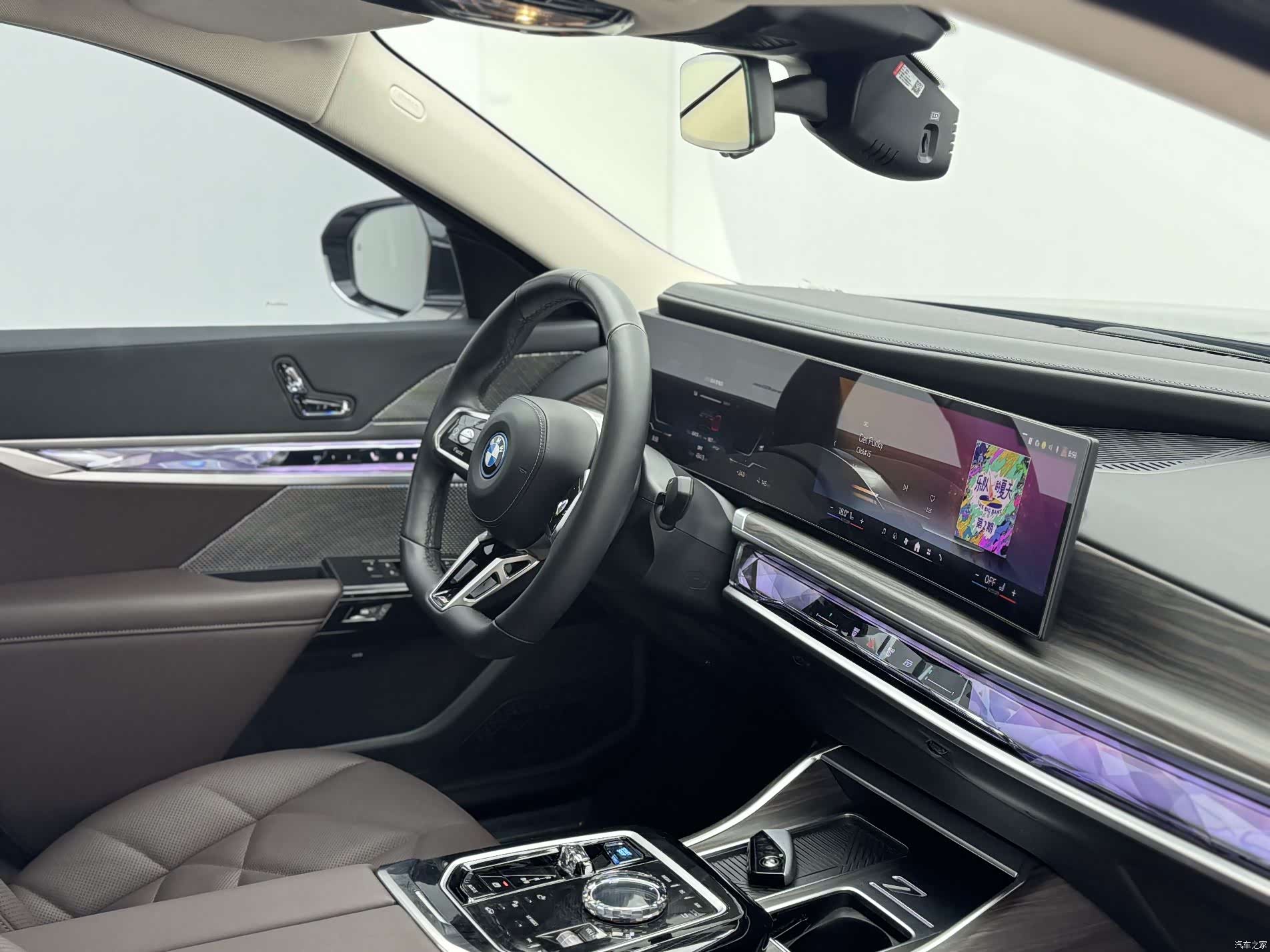BMW i7, 2025 19