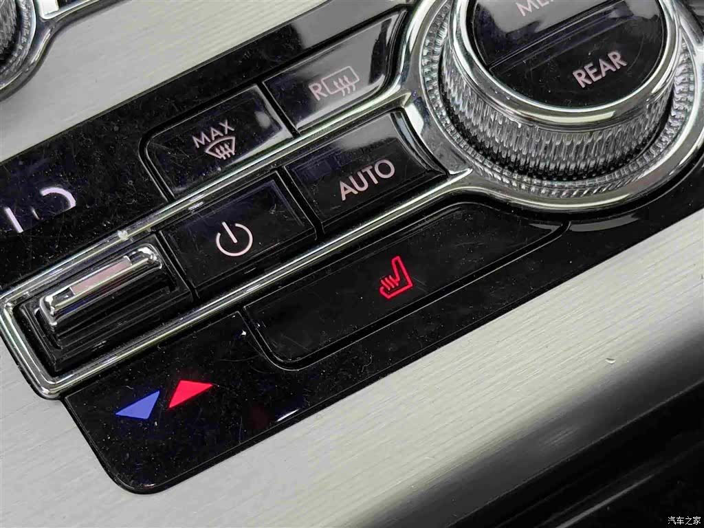Lincoln Aviator, 2023 14