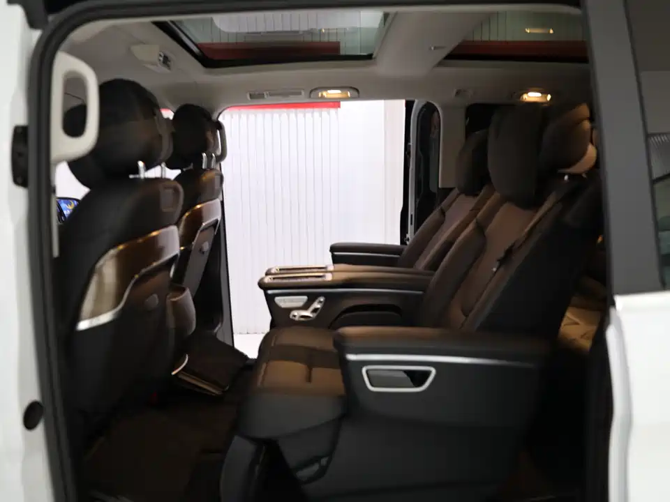 Mercedes-Benz V-class