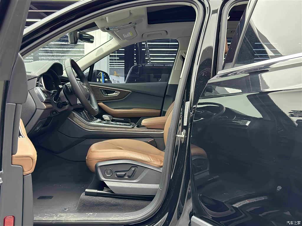 Audi Q7, 2023 6