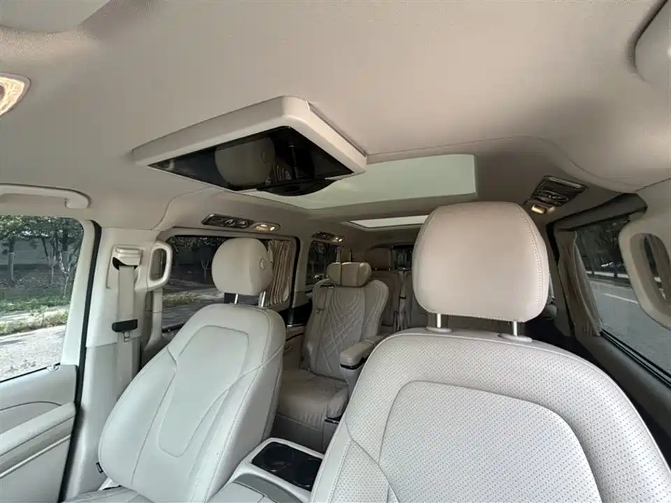 Mercedes-Benz V-class