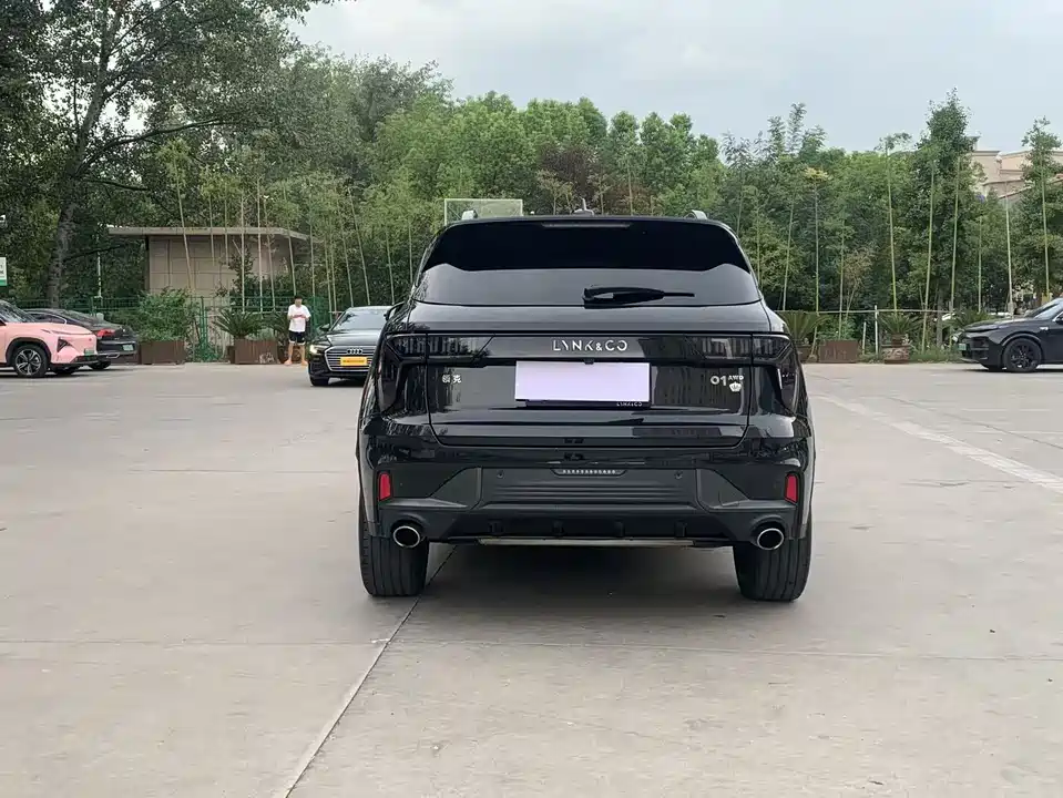Lynk & Co 01