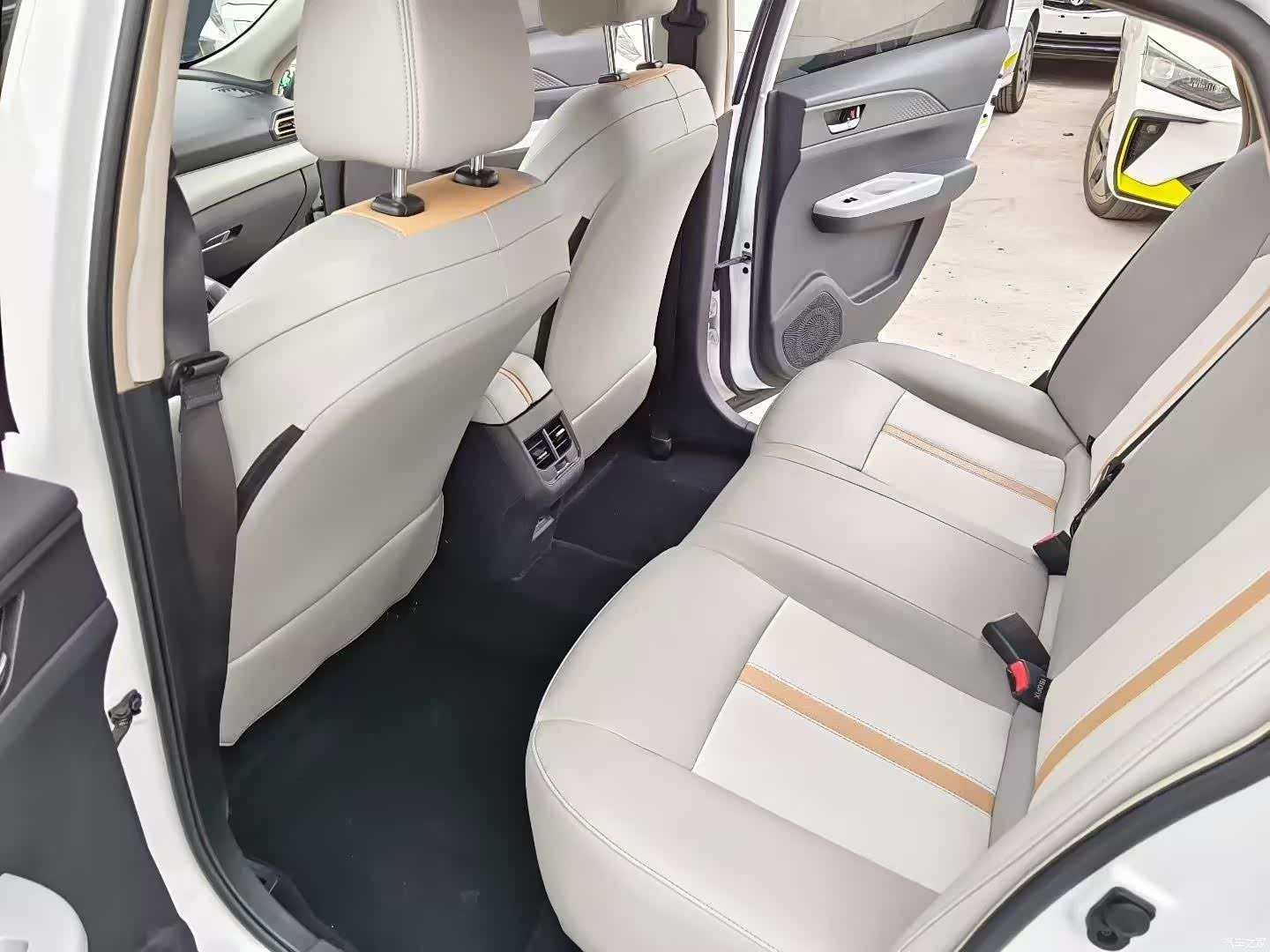 DongFeng E70, 2023 6