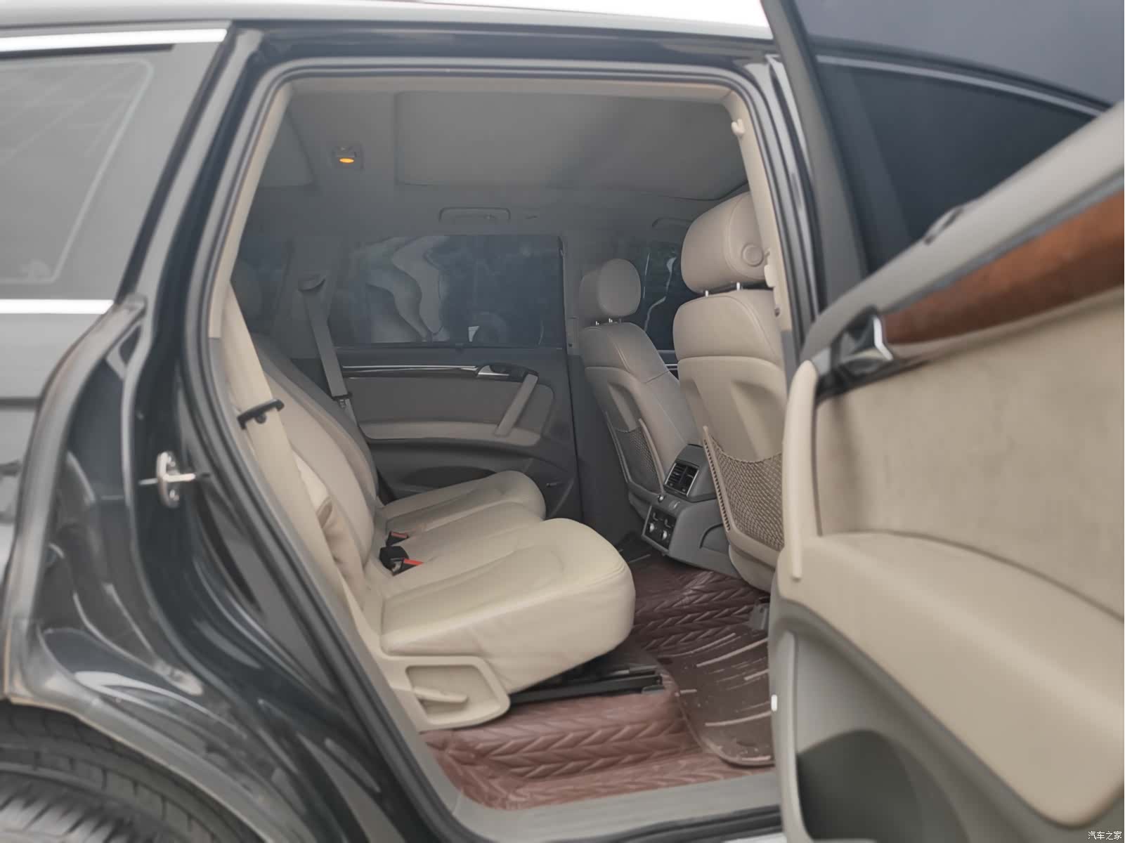 Audi Q7, 2012 11