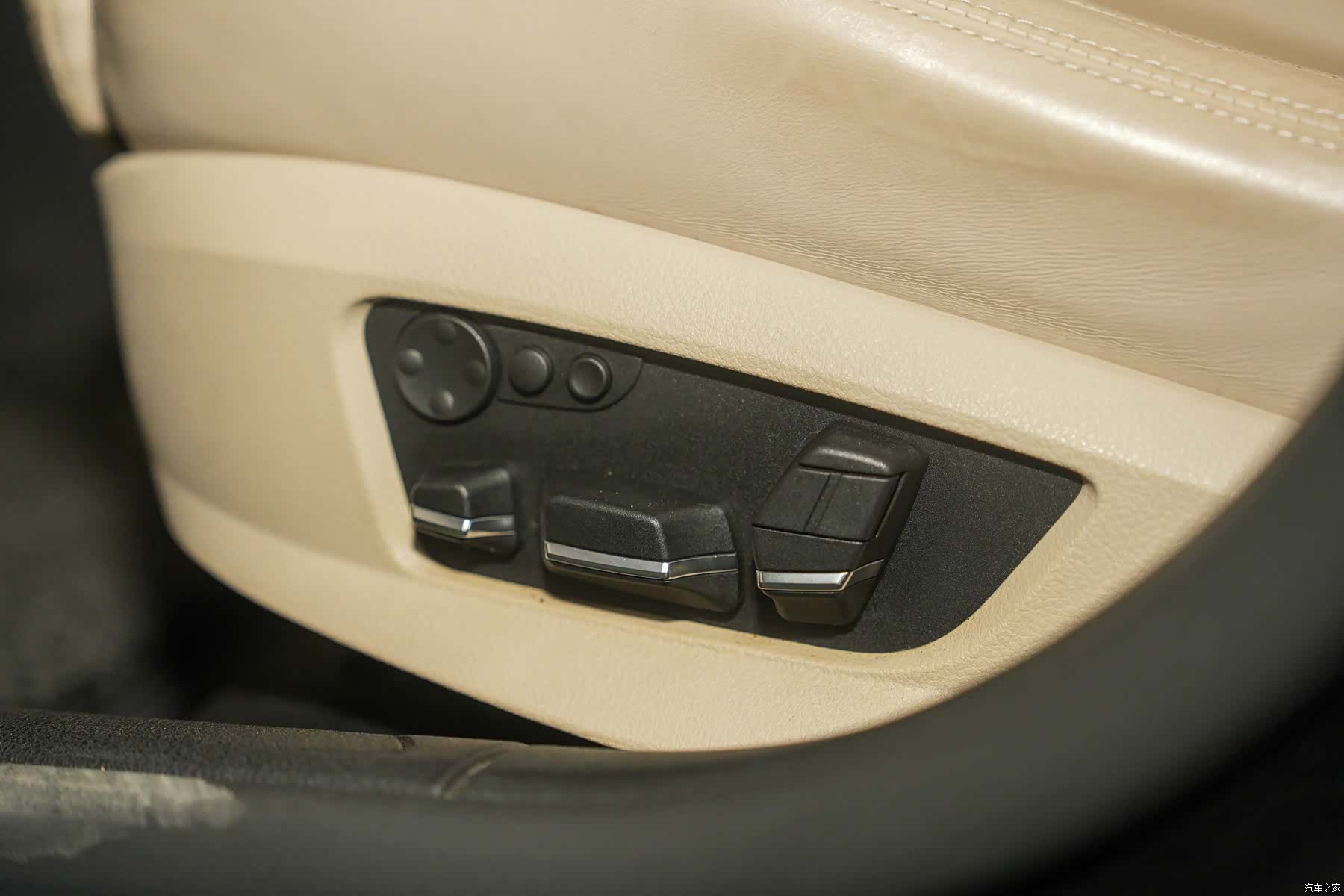 BMW 7 Series, 2012 11