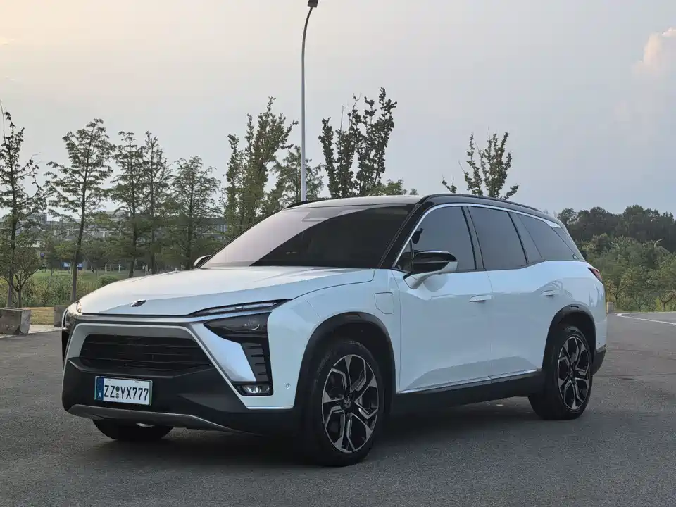 NIO ES8