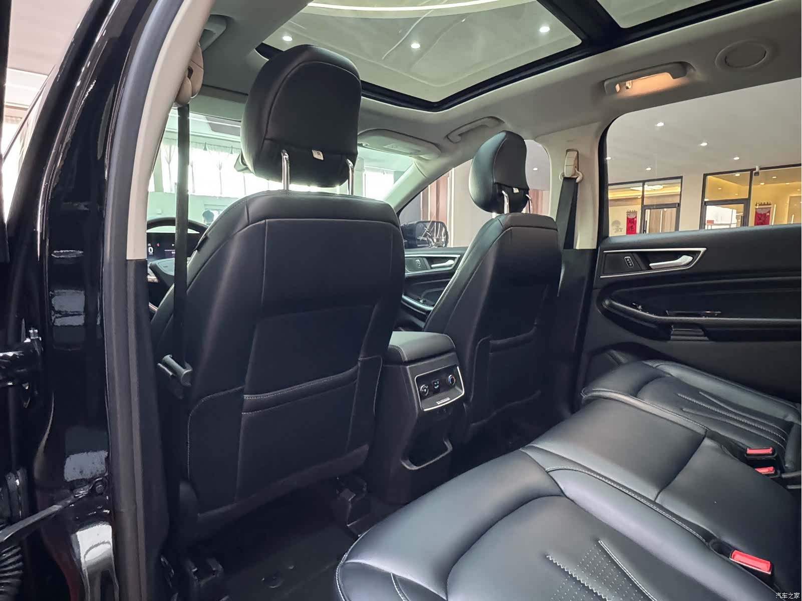 Ford Edge, 2022 15