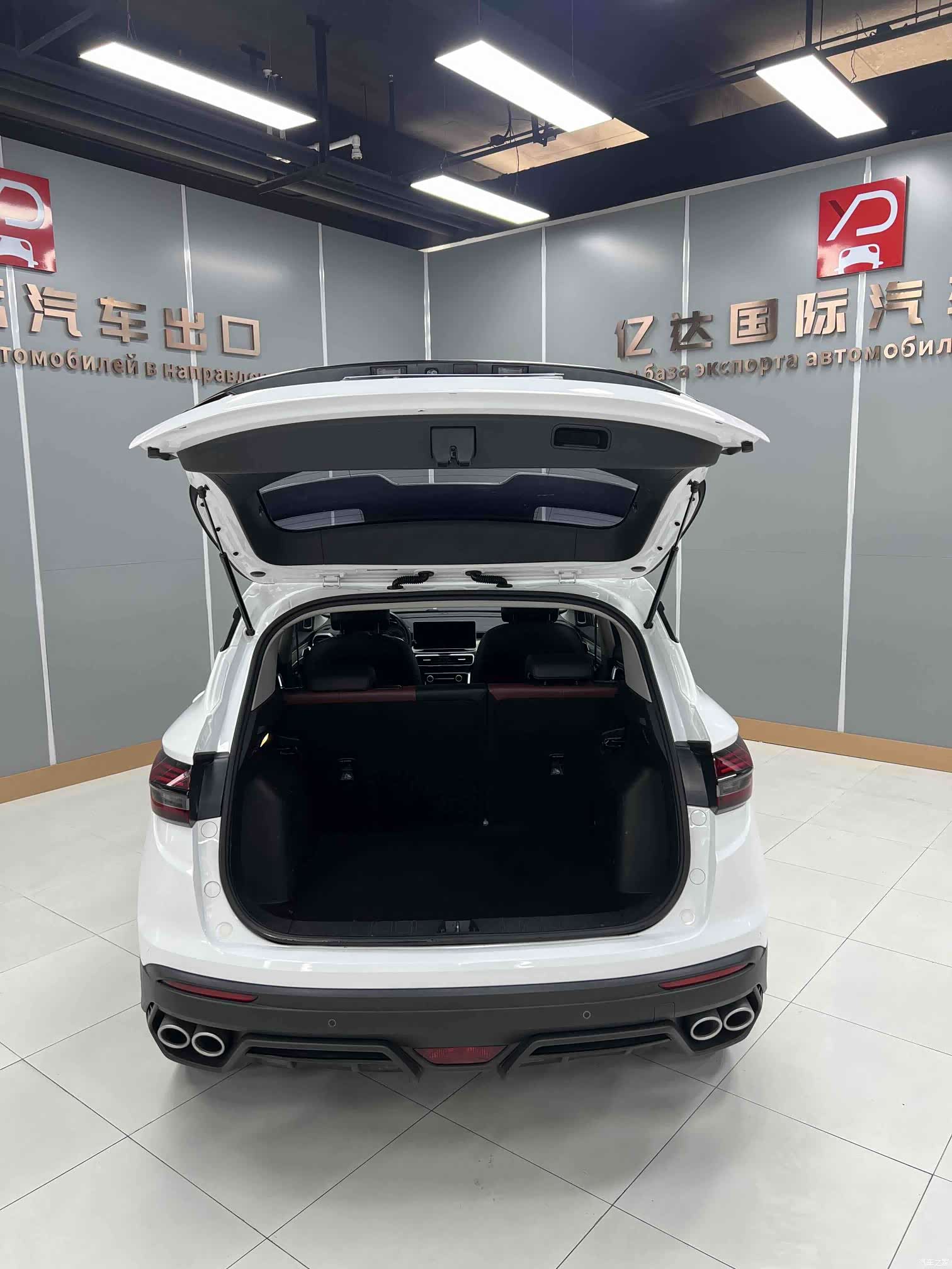 Geely Coolray, 2022 16
